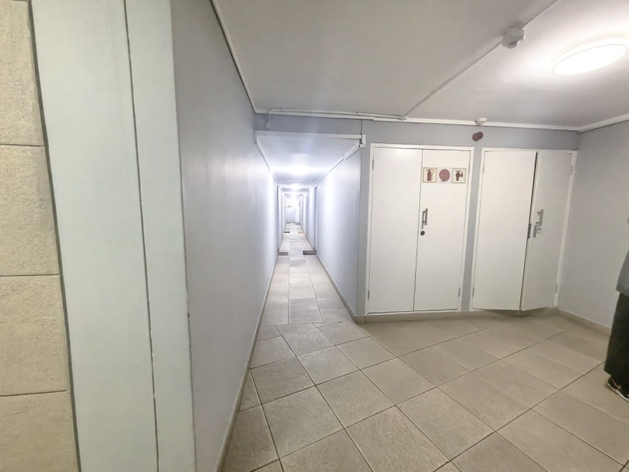 1 Bedroom Property for Sale in Three Anchor Bay Western Cape